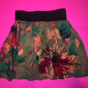 Necessary Objects - flowery skirt - size S